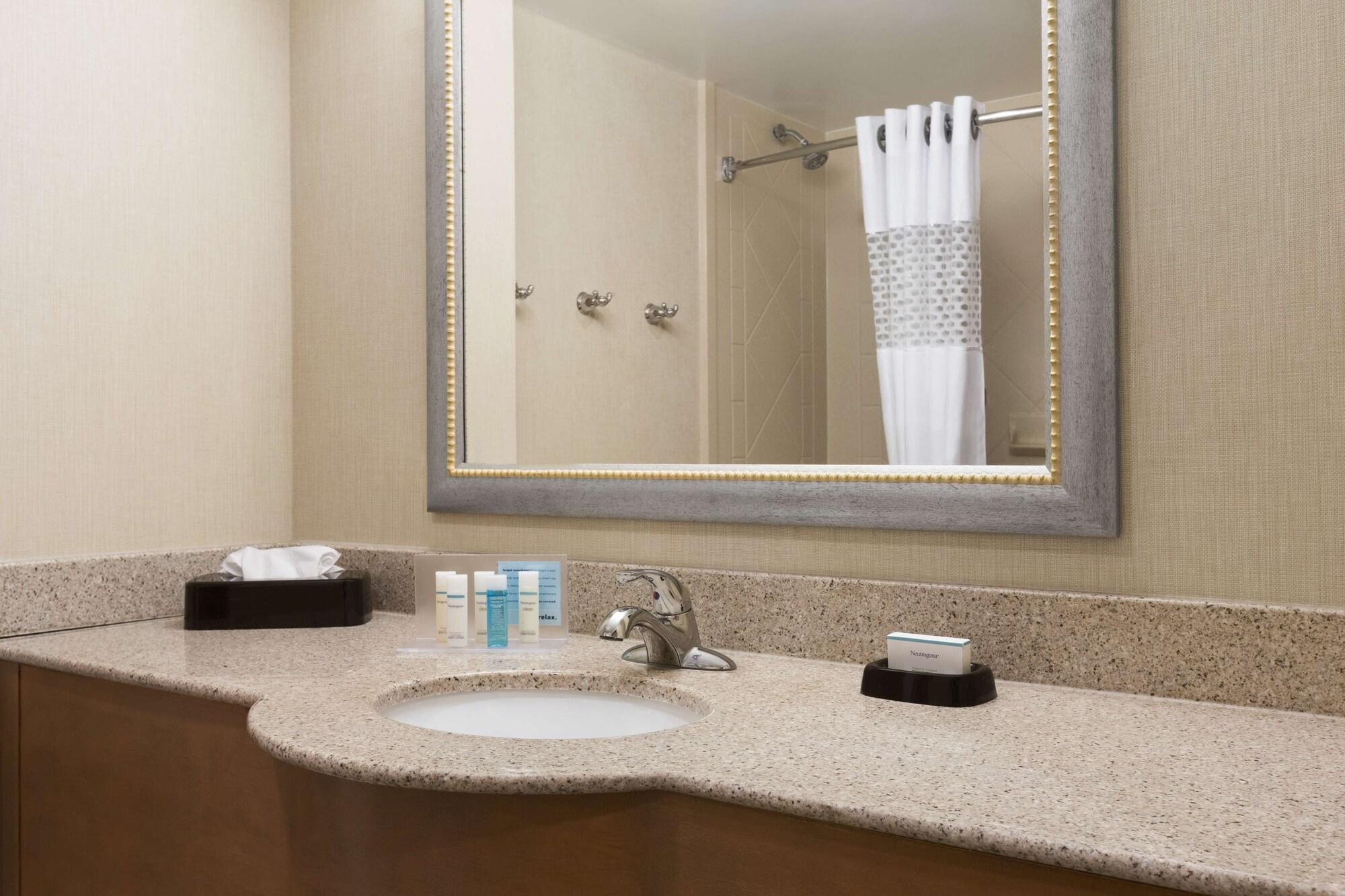 Hampton Inn Birmingham I-65/Lakeshore Drive Екстер'єр фото