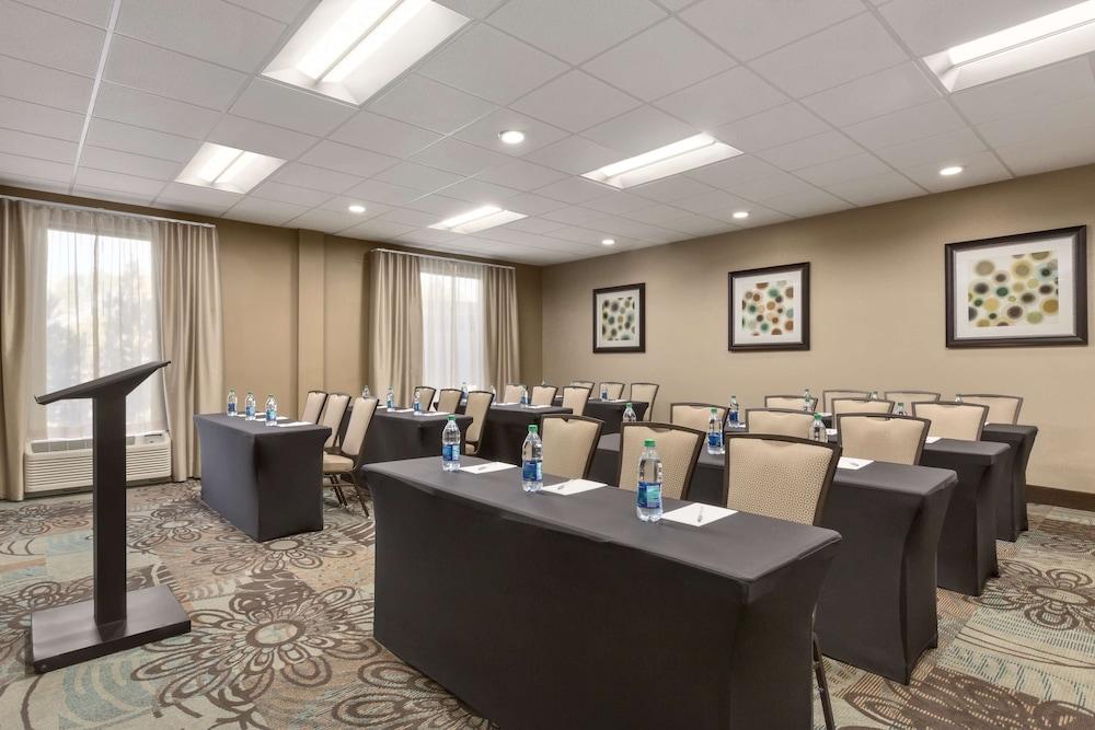 Hampton Inn Birmingham I-65/Lakeshore Drive Екстер'єр фото